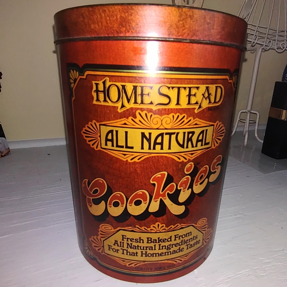 Homestead Tin Collection Cookie Canister Piece